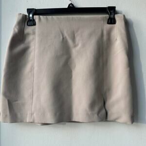 Zara Women's Skirt Size M Beige mini skort.
